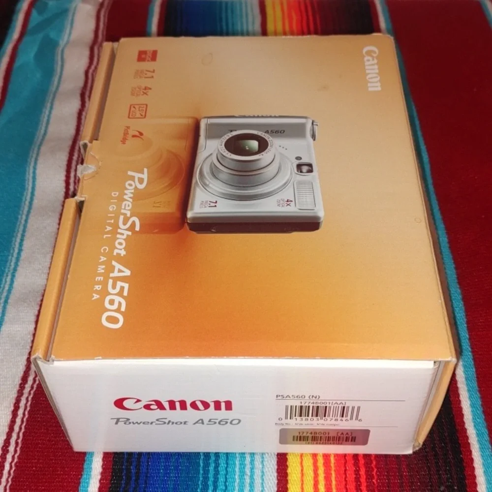 Canon PowerShot A560 7.1MP Silver Digital Camera Manuals Disc Tested Working